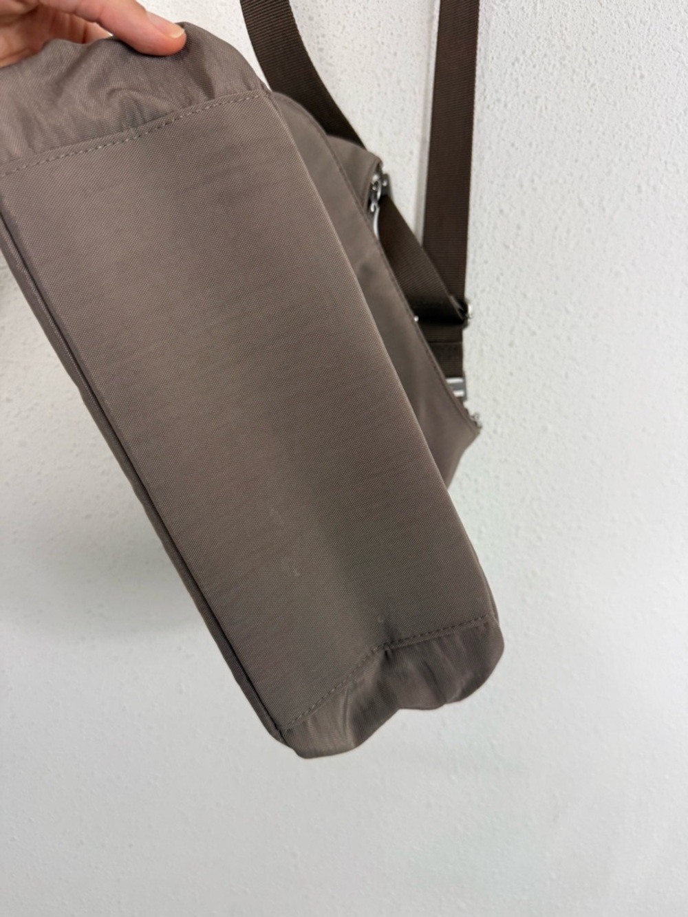 Baggallini Cross Over Crossbody purse Grey - Picture 4 of 10